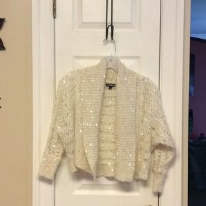 Absolutely gorgeous shawl type sweater